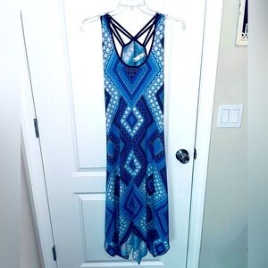 Strappy maxi dress in blue geometric print